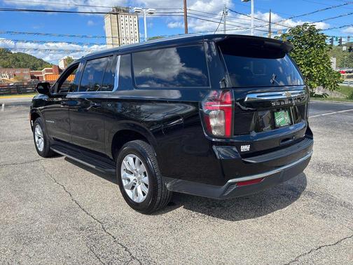 2023 Chevrolet Suburban LT