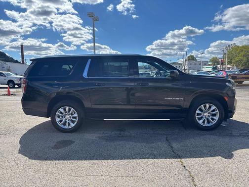 2023 Chevrolet Suburban LT