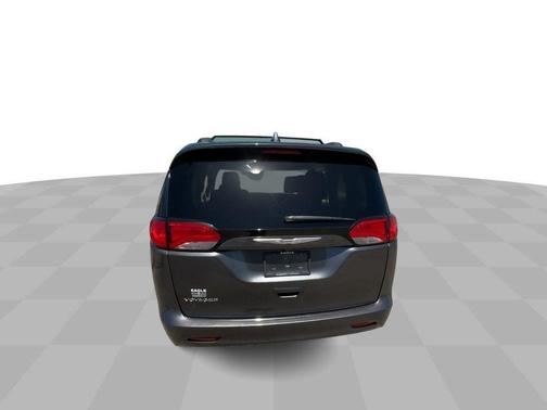2020 Chrysler Voyager LXI