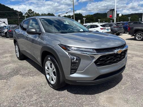 2025 Chevrolet Trax LS