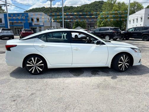 2021 Nissan Altima 2.5 SR