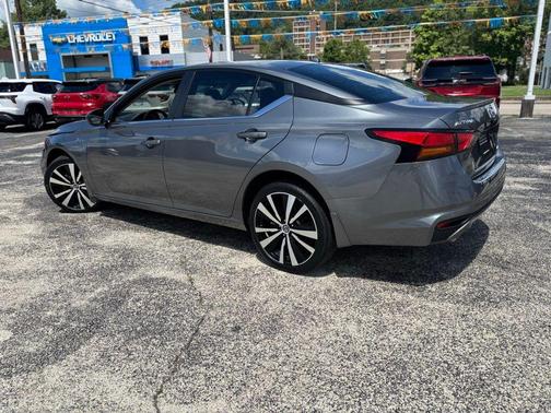 2022 Nissan Altima 2.5 SR
