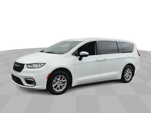 2023 Chrysler Pacifica Touring-L