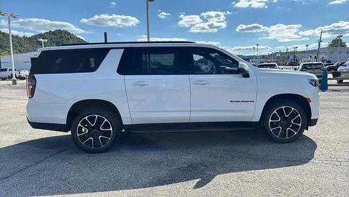 2022 Chevrolet Suburban RST