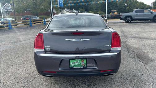 2016 Chrysler 300 Limited