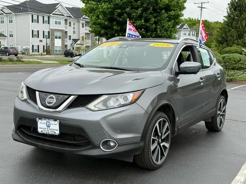 Gun Metallic 2018 Nissan Rogue Sport SL