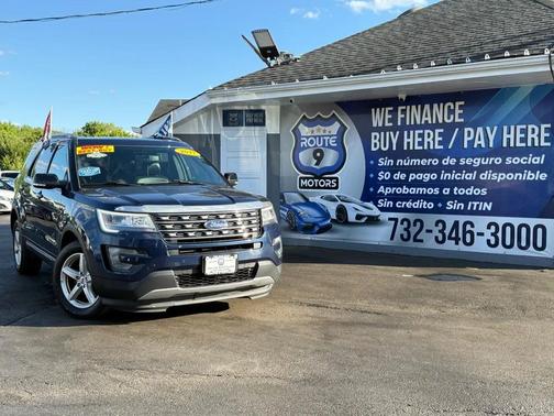 Blue Jeans Metallic 2017 Ford Explorer XLT