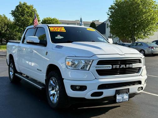 Bright White Clearcoat 2021 RAM 1500 Big Horn/Lone Star