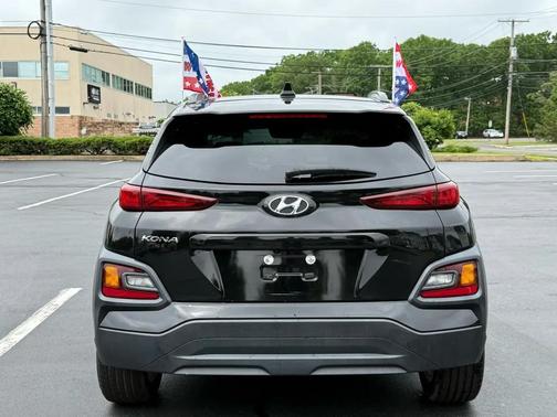 Ultra Black 2020 Hyundai KONA SEL Plus