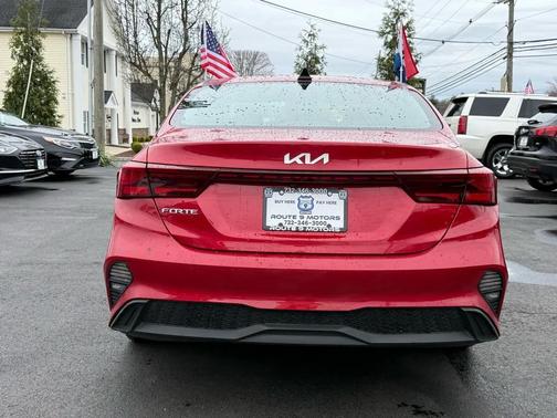 Currant Red 2022 Kia Forte LXS