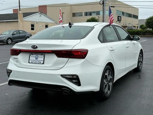 Clear White 2019 Kia Forte LXS