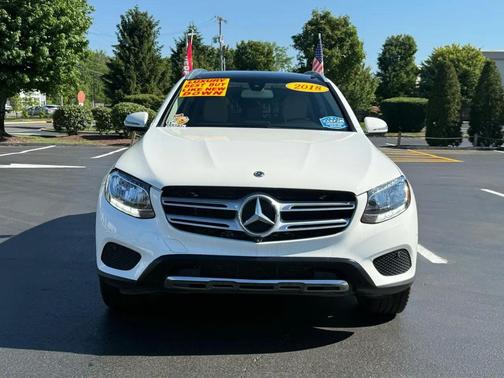White 2018 Mercedes-Benz GLC 300 4MATIC