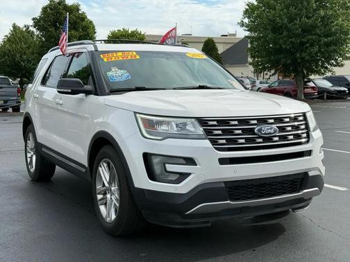 White 2017 Ford Explorer XLT