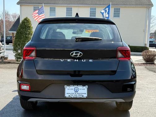 2022 Hyundai VENUE SE