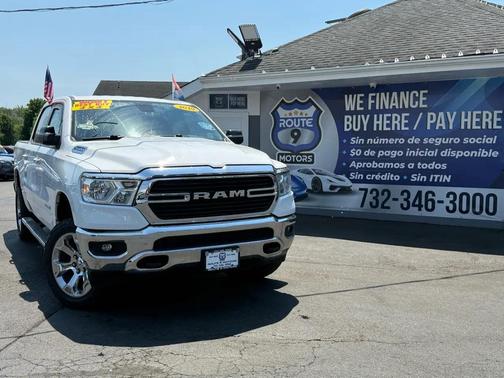 Bright White Clearcoat 2019 RAM 1500 Big Horn