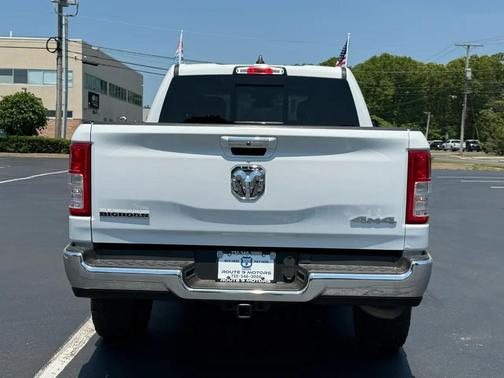 Bright White Clearcoat 2019 RAM 1500 Big Horn
