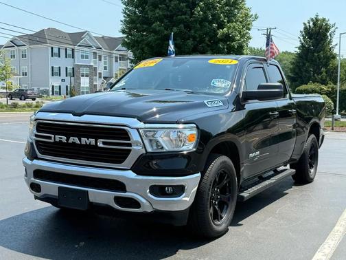 Diamond Black Crystal Pearlcoat 2021 RAM 1500 Big Horn/Lone Star