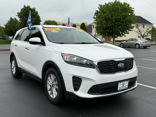 Snow White Pearl 2019 Kia Sorento LX