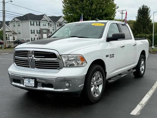 Bright White Clearcoat 2017 RAM 1500 Big Horn