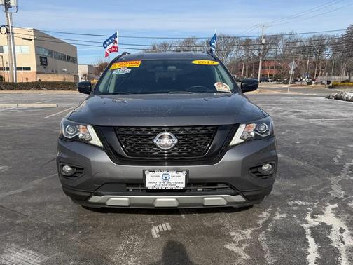 2019 Nissan Pathfinder SV