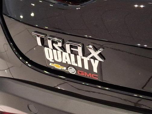 Mosaic Black Metallic 2026 Chevrolet Trax LT
