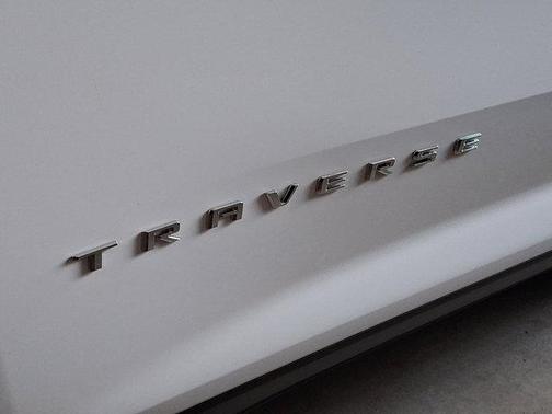 Summit White 2026 Chevrolet Traverse LT