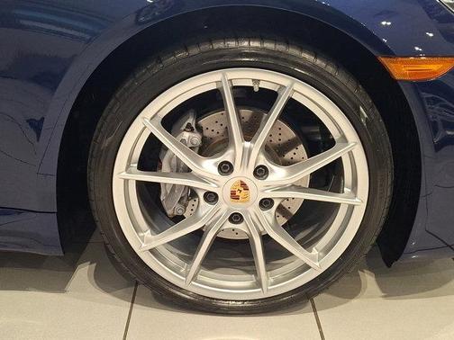Gentian Blue Metallic 2024 Porsche 718 Cayman Style Edition