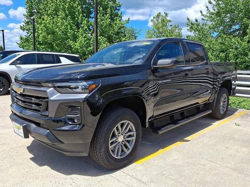 Black 2026 Chevrolet Colorado LT