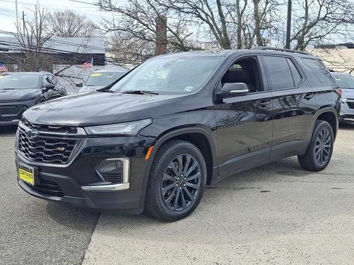 Mosaic Black Metallic 2023 Chevrolet Traverse RS