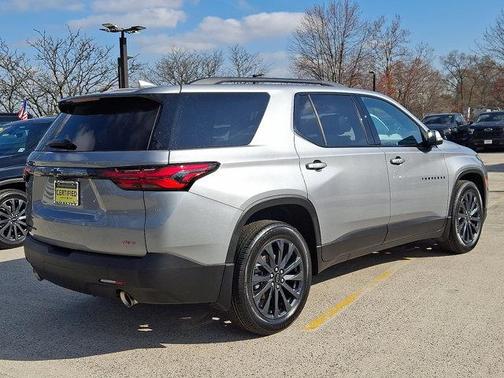 Sterling Gray Metallic 2023 Chevrolet Traverse RS