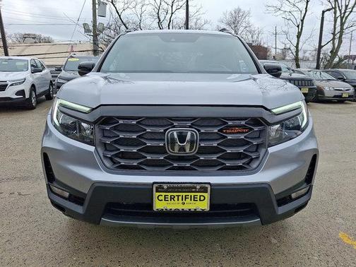 Lunar Silver Metallic 2023 Honda Passport AWD TrailSport