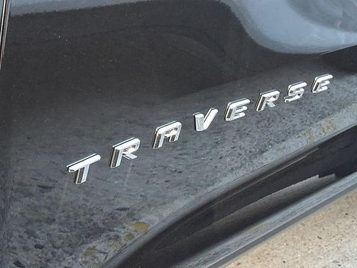 Mosaic Black Metallic 2027 Chevrolet Traverse LT