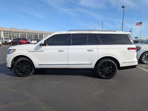 2023 Lincoln Navigator L RESERVE
