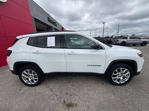 2024 Jeep Compass Latitude Lux