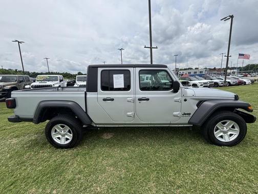 2023 Jeep Gladiator Sport S