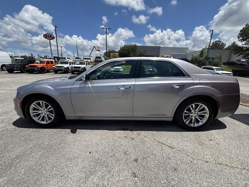 2017 Chrysler 300C Base