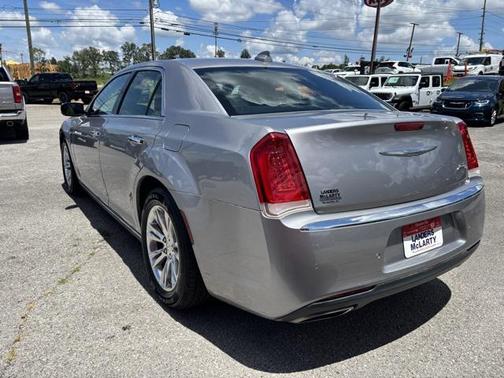 2017 Chrysler 300C Base