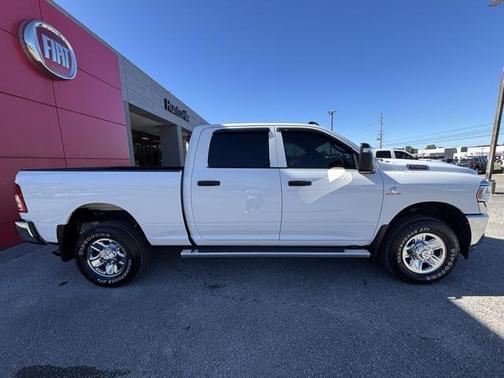2024 RAM 2500 Tradesman Crew Cab 4x4 6'4' Box