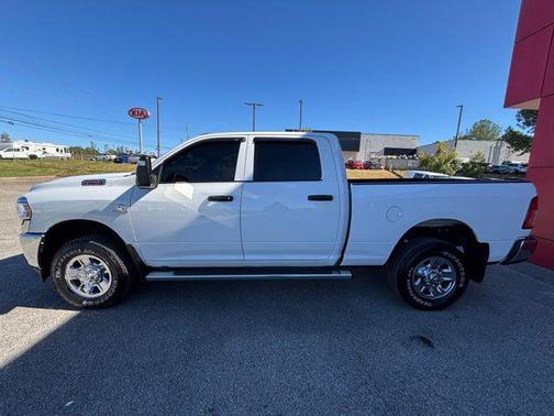 2024 RAM 2500 Tradesman Crew Cab 4x4 6'4' Box