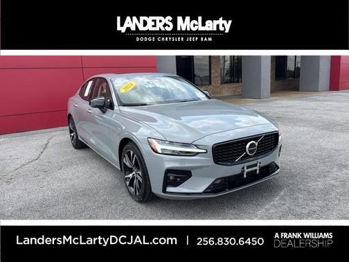 2024 Volvo S60 B5 Core Dark Theme