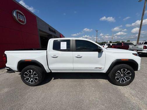 2024 GMC Canyon AT4