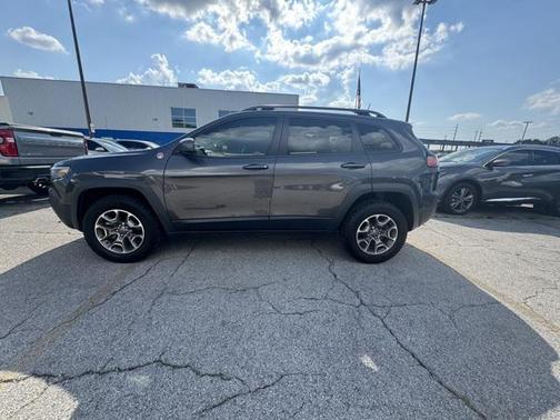 2020 Jeep Cherokee Trailhawk