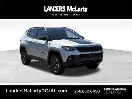 Silver Zynith Metallic Clearcoat 2026 Jeep Compass Trailhawk