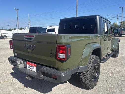 2022 Jeep Gladiator Sport
