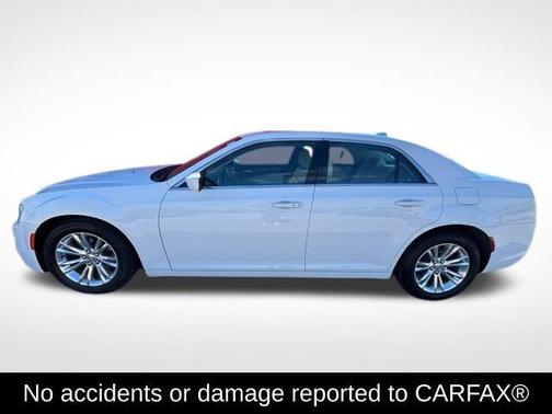 2019 Chrysler 300 Touring