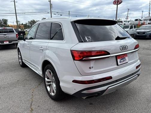 2025 Audi Q7 45 Premium