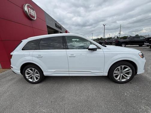 2025 Audi Q7 45 Premium