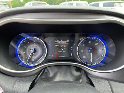 Photo 3 of 25 of 2020 Chrysler Pacifica Touring-L