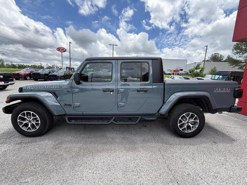 2024 Jeep Gladiator Sport S