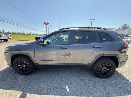 2023 Jeep Cherokee Altitude
